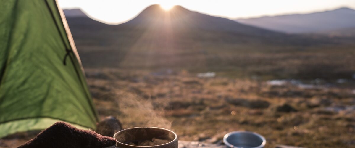 Survival and Mind Lager Leben im Lager unter Bedrohung Auswahl des Lagerplatzes, Verhalten im Lager bei Gefahr Survival Flucht Wildnis Outdoor Extremsituation
